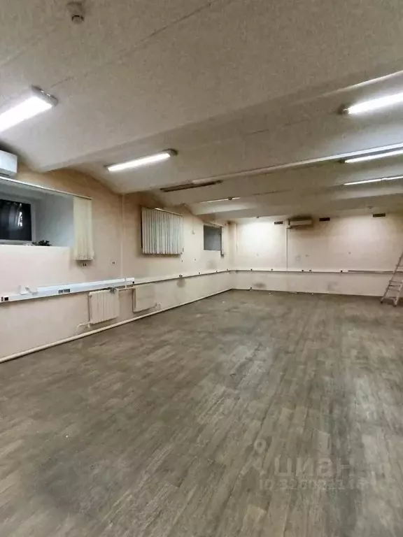 Помещение свободного назначения в Москва Москворецкая наб., 9с1 (245 ... - Фото 1