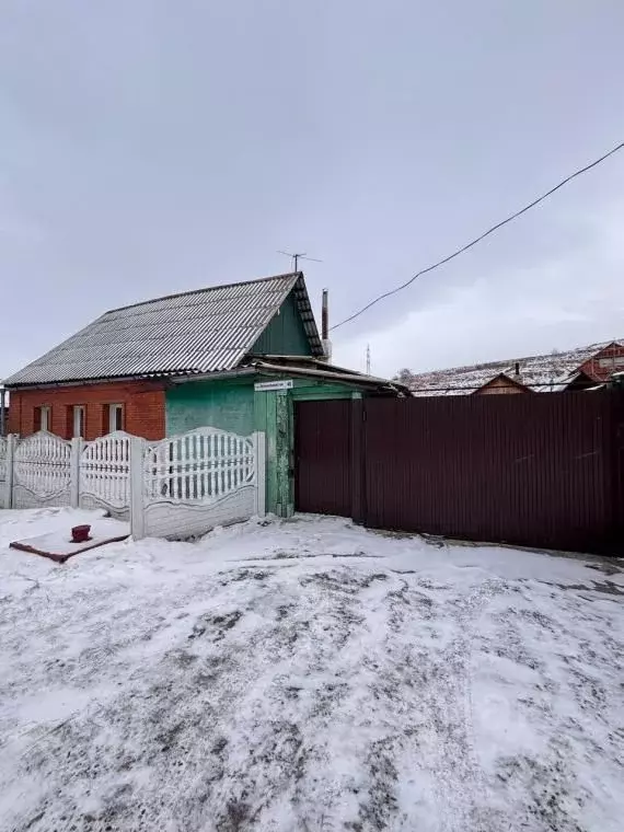 Дом в Красноярский край, Красноярск ул. Автомобилистов, 40 (89 м) - Фото 0