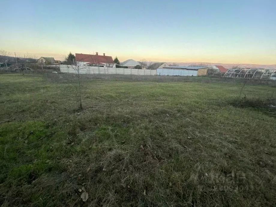 Участок в Крым, Симферопольский район, Добровское с/пос, с. Пионерское ... - Фото 1