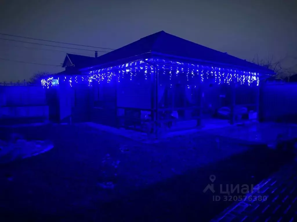 Дом в Саратовская область, Энгельсский район, Красноярское ... - Фото 1