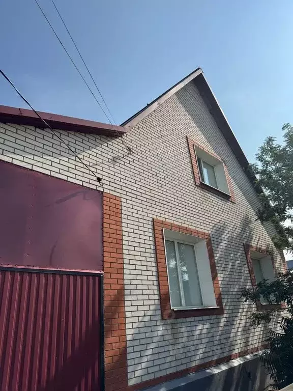 Дом в Оренбургская область, Соль-Илецк ул. Пугачевская, 68 (140 м) - Фото 1