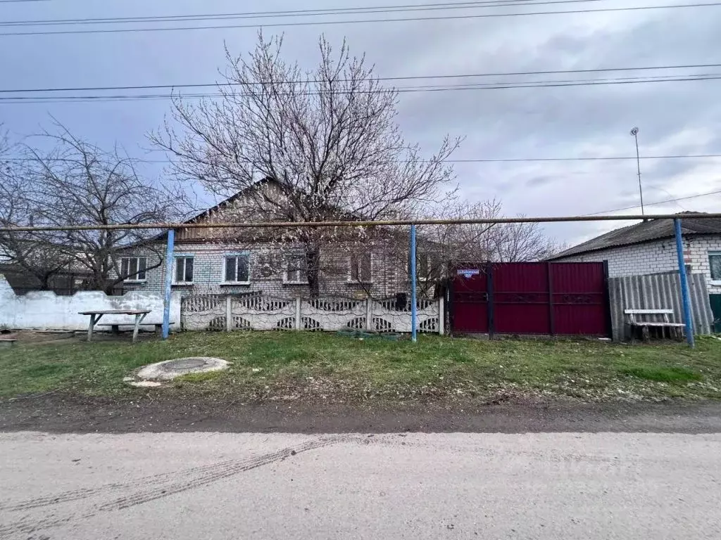 Дом в Белгородская область, Валуйский муниципальный округ, с. Яблоново ... - Фото 1