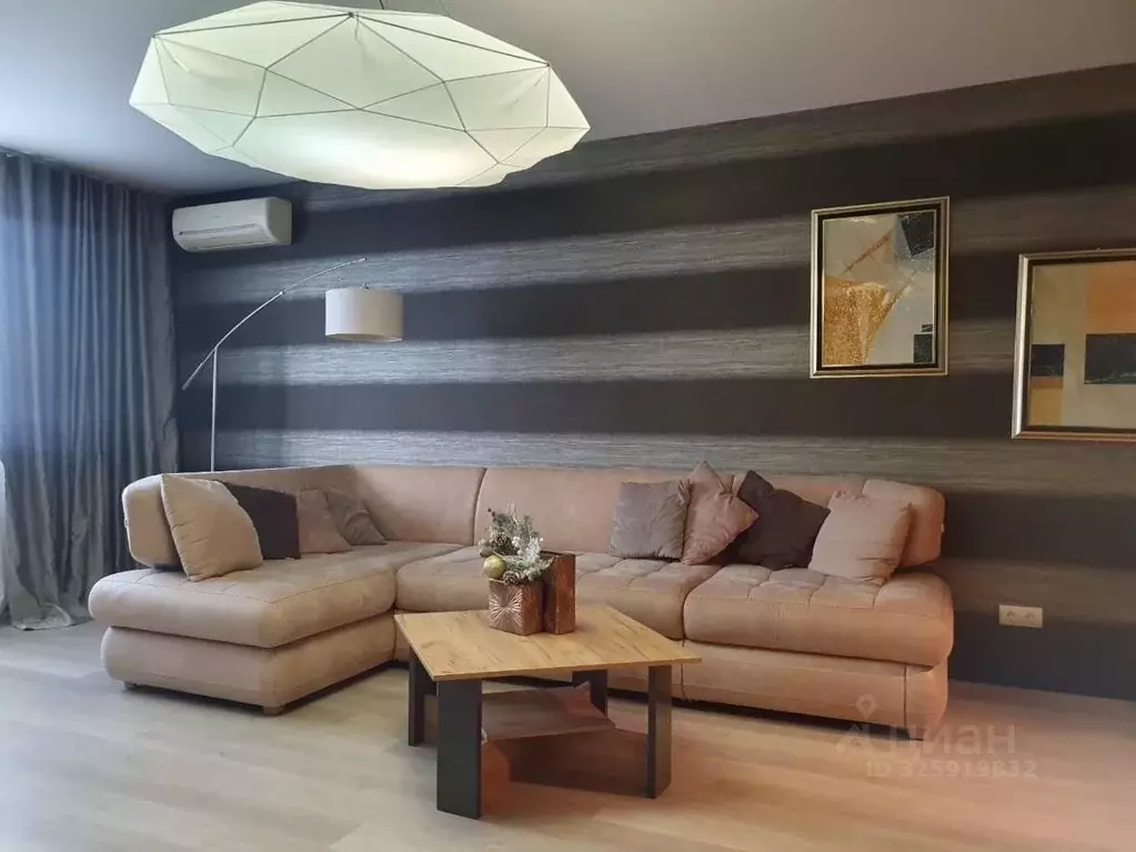 3-к кв. Омская область, Омск ул. 9-я Линия, 195 (109.6 м) - Фото 1