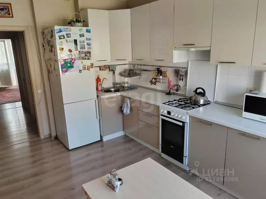 3-к кв. Сахалинская область, Южно-Сахалинск Байкальская ул., 14 (62.9 ... - Фото 1