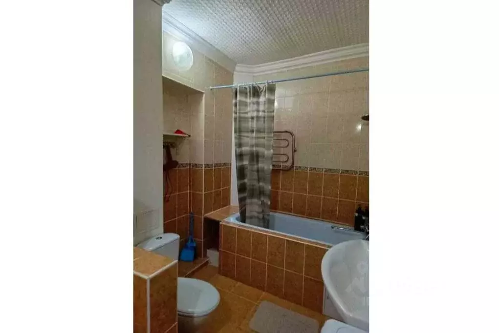 1-к кв. Омская область, Омск просп. Комарова, 9/1 (40.0 м) - Фото 1