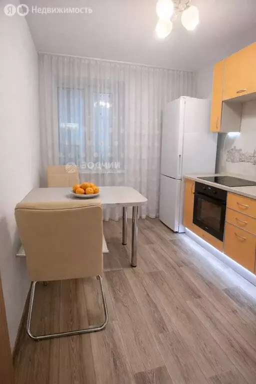 1-комнатная квартира: Чебоксары, улица Чапаева, 8к2 (35.5 м) - Фото 1