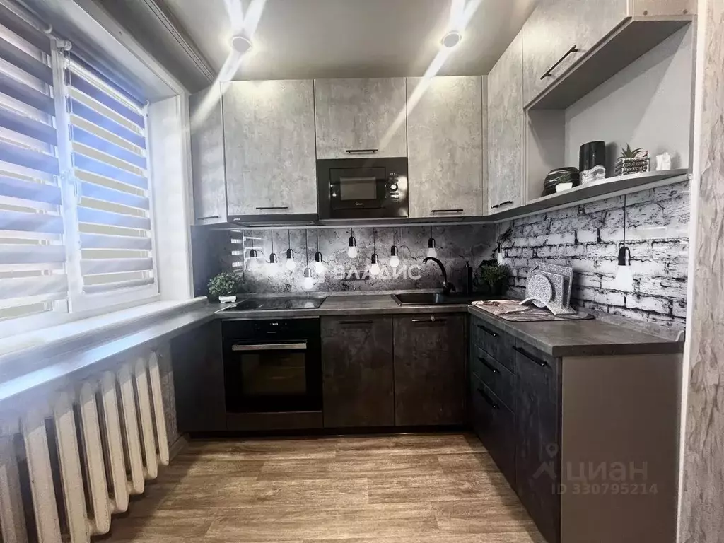 3-к кв. Иркутская область, Иркутск Байкальская ул., 274 (61.7 м) - Фото 0