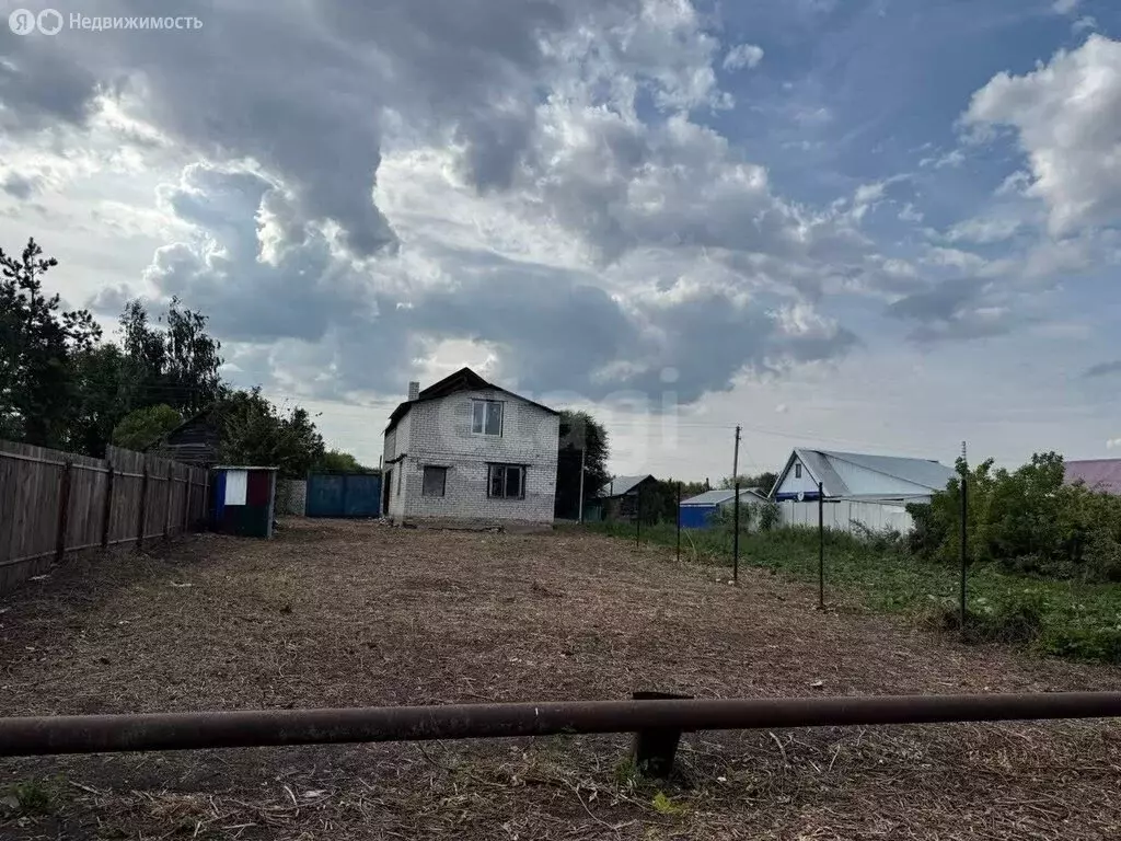 Дом в село Дубовый Умёт, улица Фрунзе (116.6 м) - Фото 2