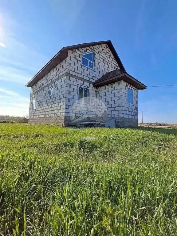 Дом в Новгородская область, Новгородский район, Савинское с/пос, д. ... - Фото 0