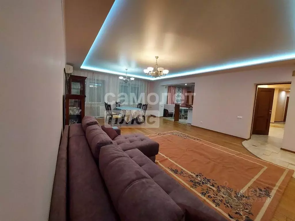 3-к кв. Волгоградская область, Волгоград ул. Огарева, 1 (190.0 м) - Фото 2