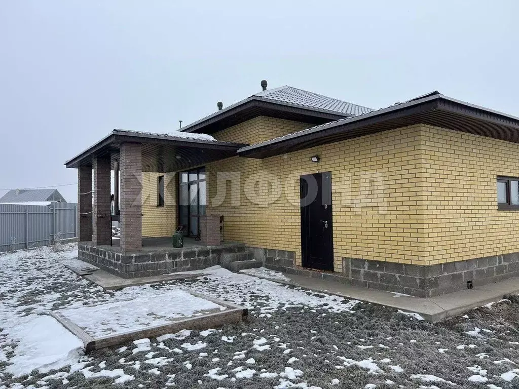 Дом в Хакасия, Усть-Абаканский район, с. Калинино ул. Дивная (131 м) - Фото 1