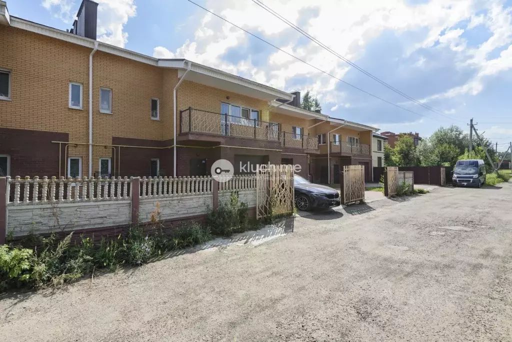 Таунхаус в Татарстан, Казань ул. Генерала Кобякова, 30 (220 м) - Фото 1