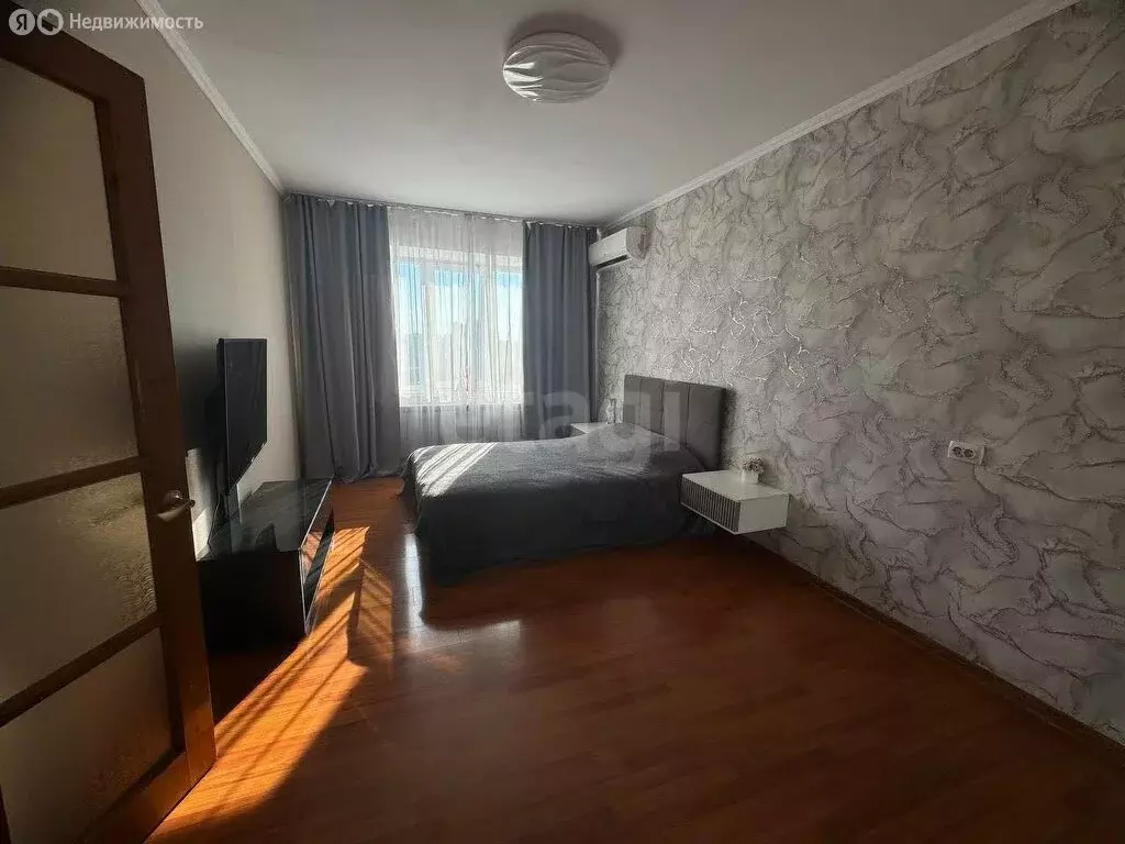 3-комнатная квартира: Симферополь, проспект Победы, 54 (72 м) - Фото 1