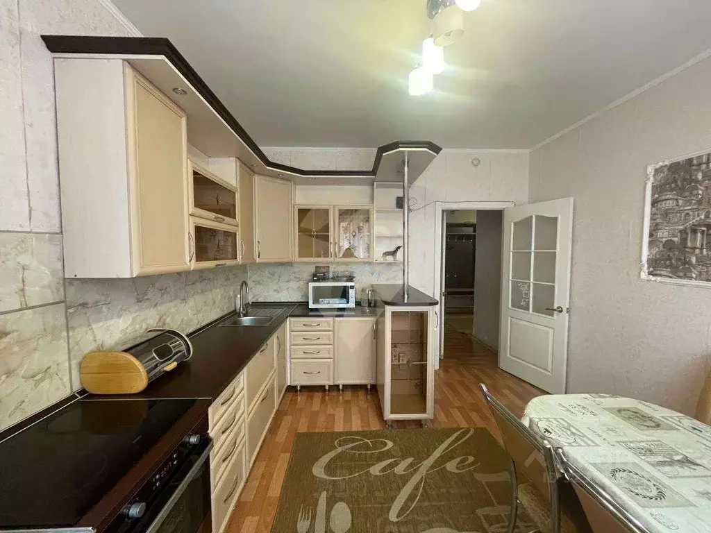 2-к кв. Белгородская область, Старый Оскол Степной мкр, 16 (61.9 м) - Фото 1