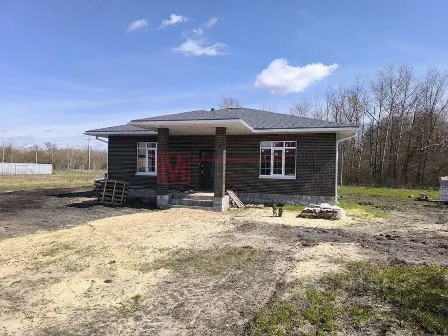 Коттедж в Белгородская область, Старооскольский городской округ, с. ... - Фото 1