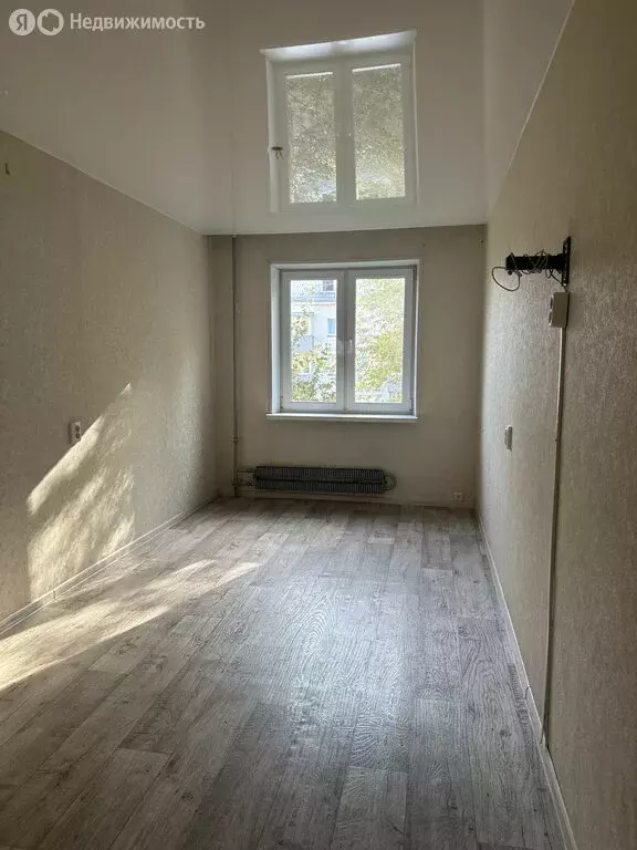 3-комнатная квартира: Киров, улица Горького, 43 (57.3 м) - Фото 0