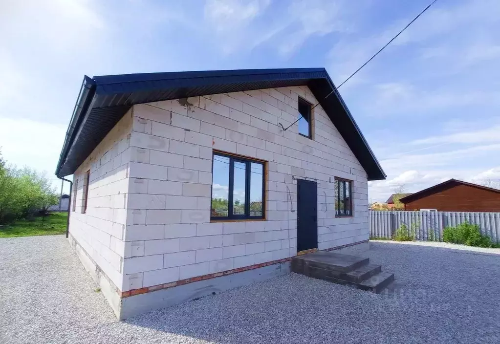 Дом в Самарская область, Кинельский район, Бобровка с/пос, Бобровка ... - Фото 2