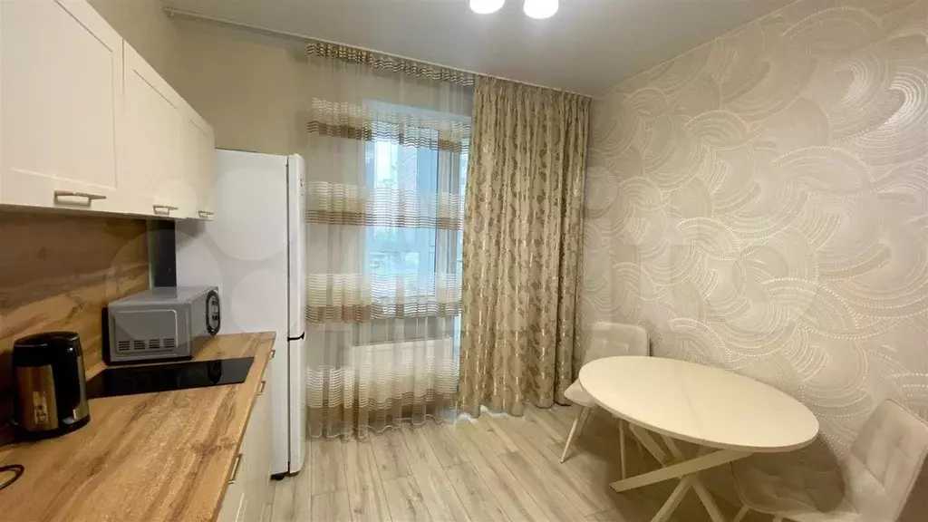 2-к. квартира, 60 м, 2/24 эт. - Фото 1