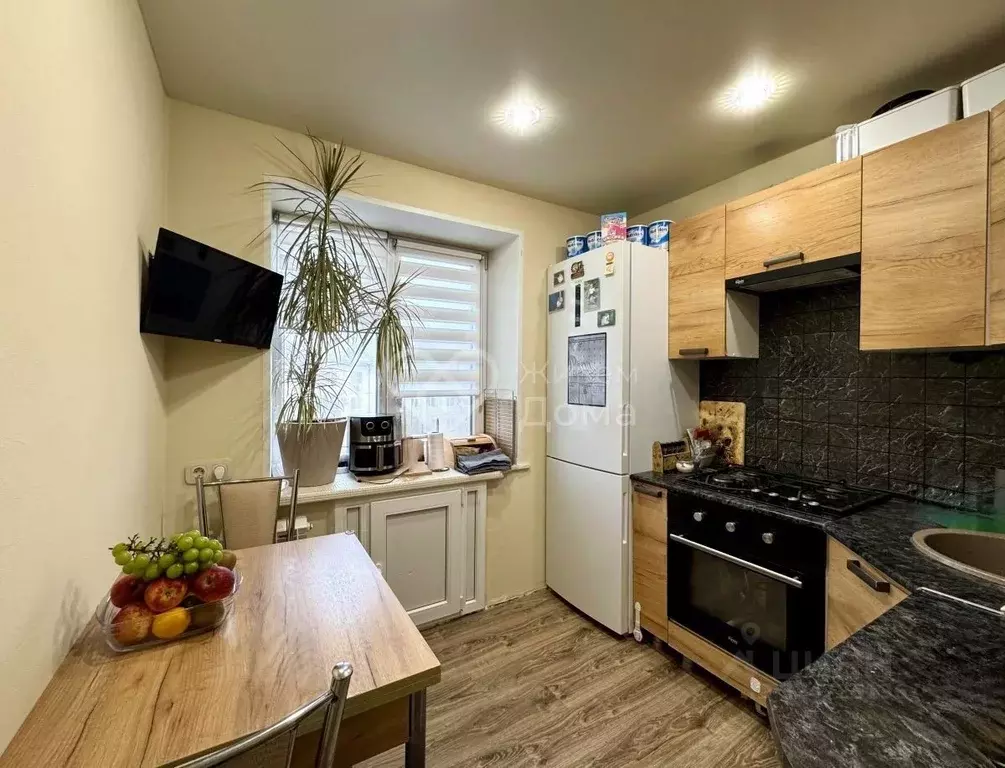 2-к кв. Волгоградская область, Волгоград ул. Петра Гончарова, 2 (46.0 ... - Фото 2