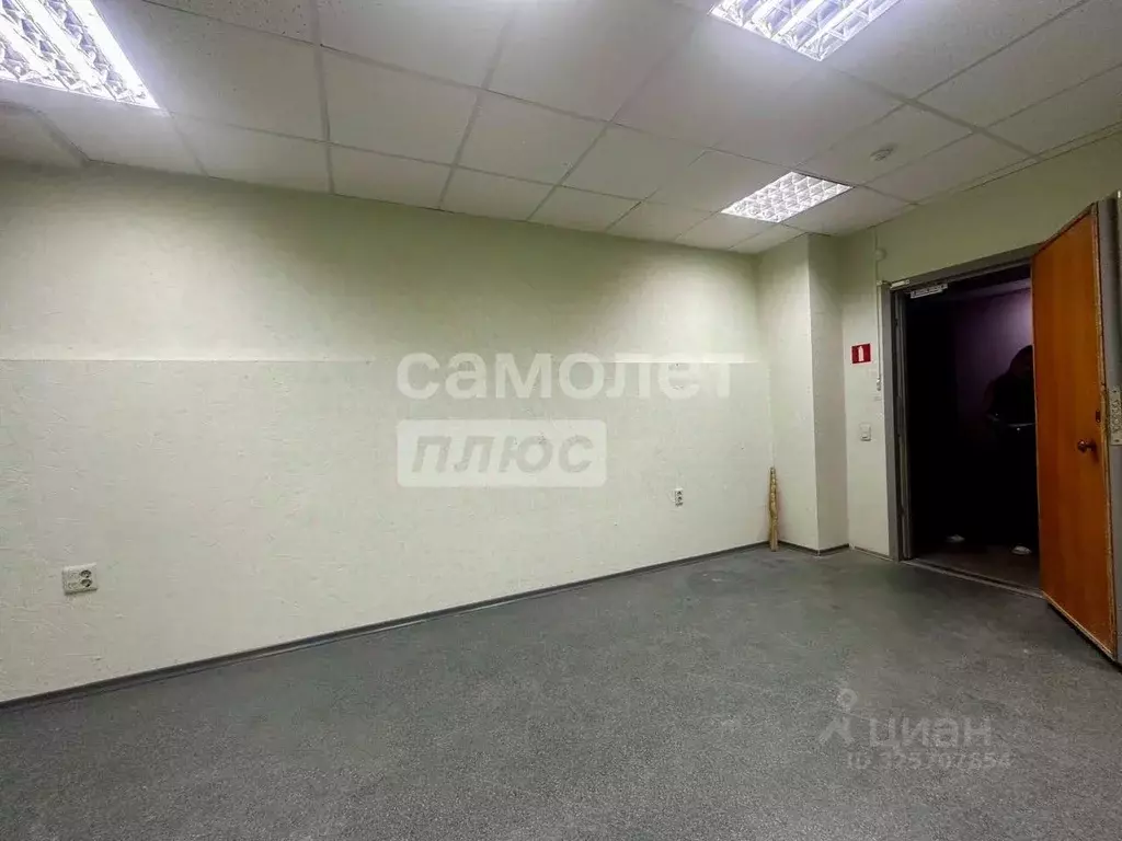 Помещение свободного назначения в Челябинская область, Челябинск ул. ... - Фото 1