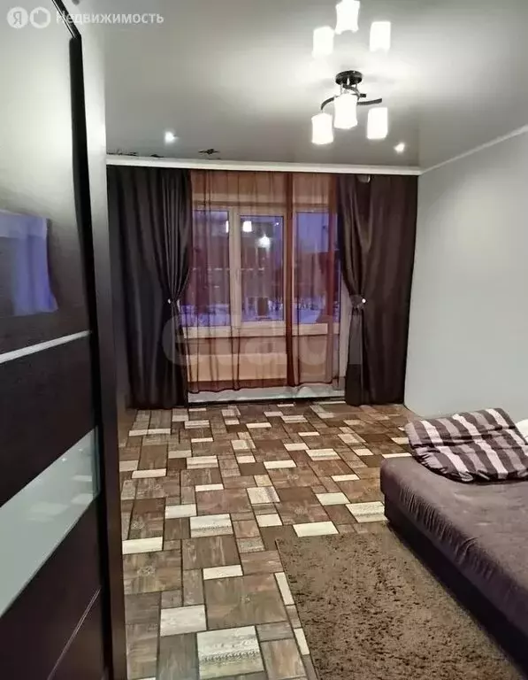 3-комнатная квартира: Бийск, улица Льнокомбинат, 10 (64.4 м) - Фото 1