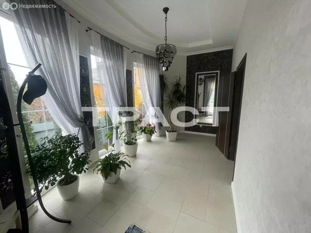 Дом в село Ямное, Зелёная-Лесная улица (538.7 м) - Фото 1