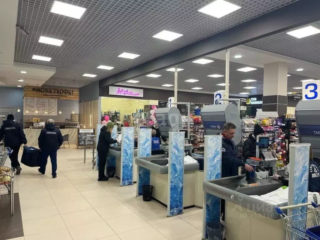 Торговая площадь в Белгородская область, Старый Оскол Надежда мкр, 6 ... - Фото 1