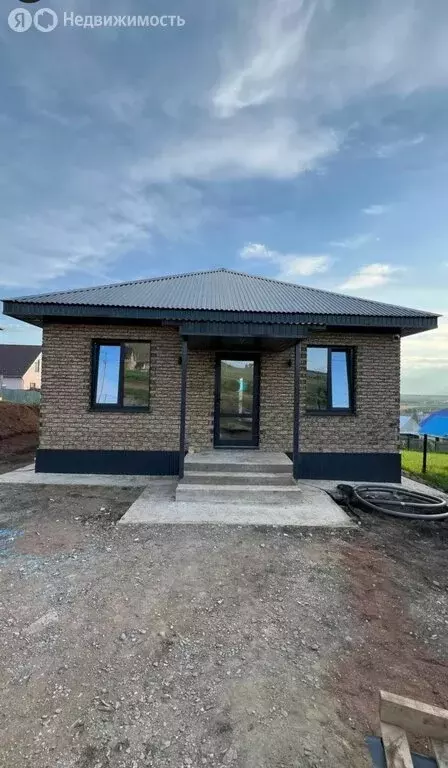 Дом в Уруссу, улица Евгения Цыганова (100 м) - Фото 1