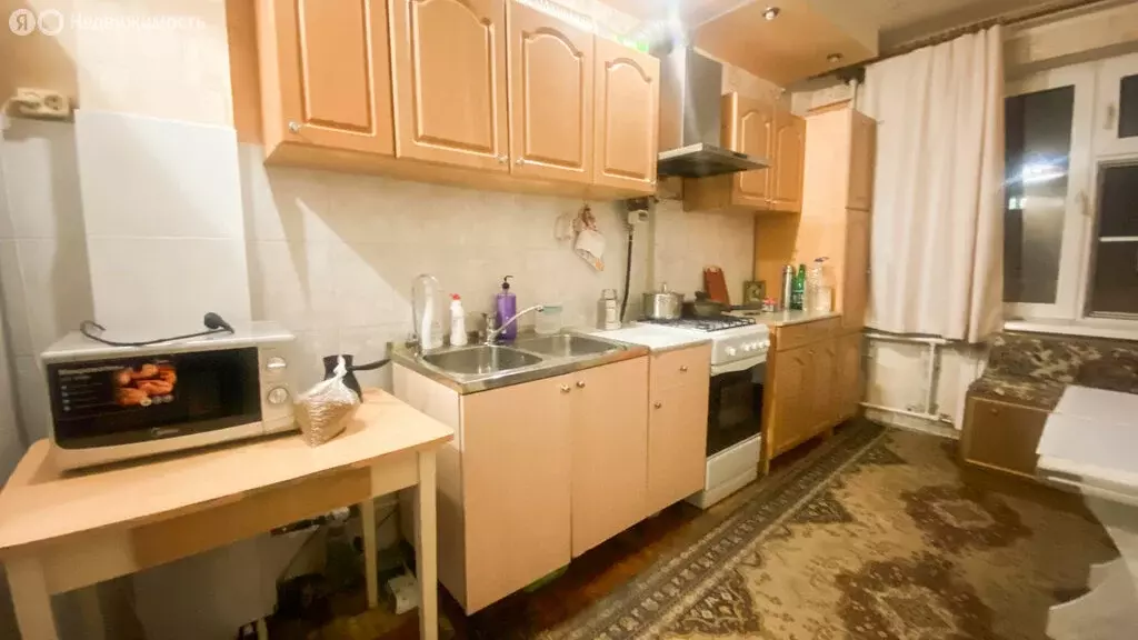 3-комнатная квартира: Волгоград, район Семь Ветров, улица Константина ... - Фото 1