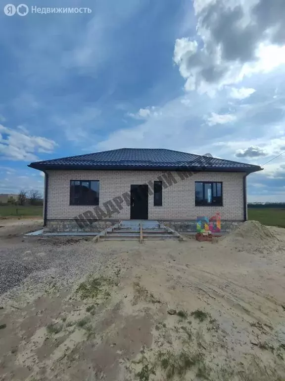 Дом в Элиста, улица имени Гари Хохолова (103 м) - Фото 1