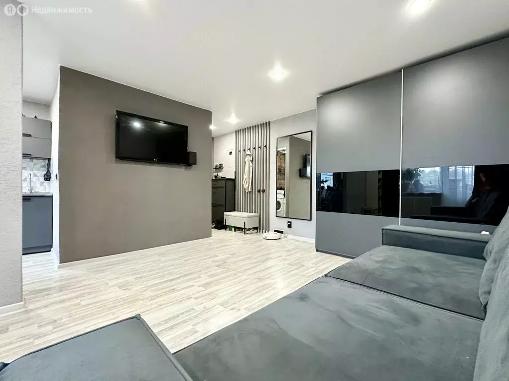 2-комнатная квартира: Екатеринбург, улица Бажова, 183 (43.5 м) - Фото 0