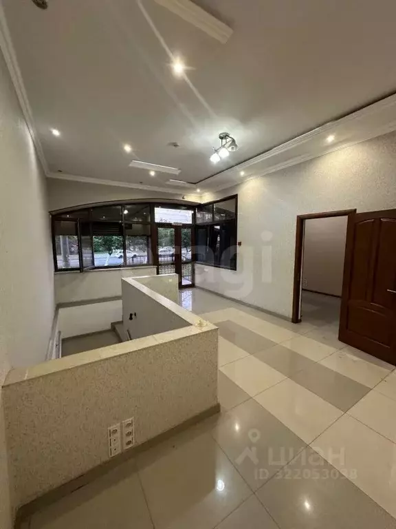 Офис в Северная Осетия, Владикавказ просп. Доватора, 91 (375 м) - Фото 1