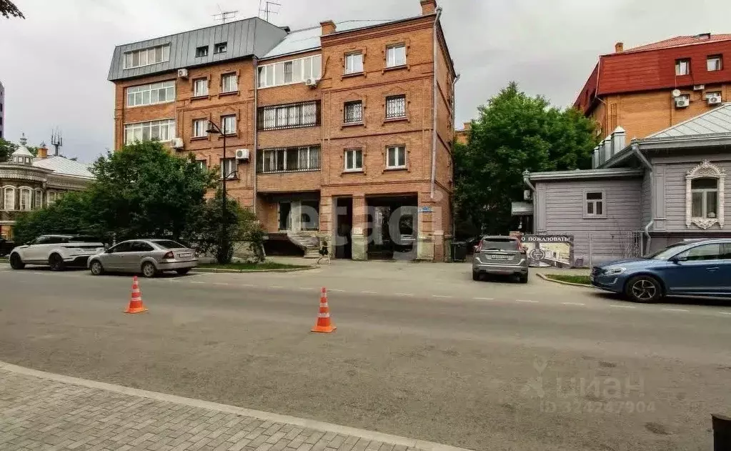 Торговая площадь в Тюменская область, Тюмень ул. Володарского, 9к1 (25 ... - Фото 1