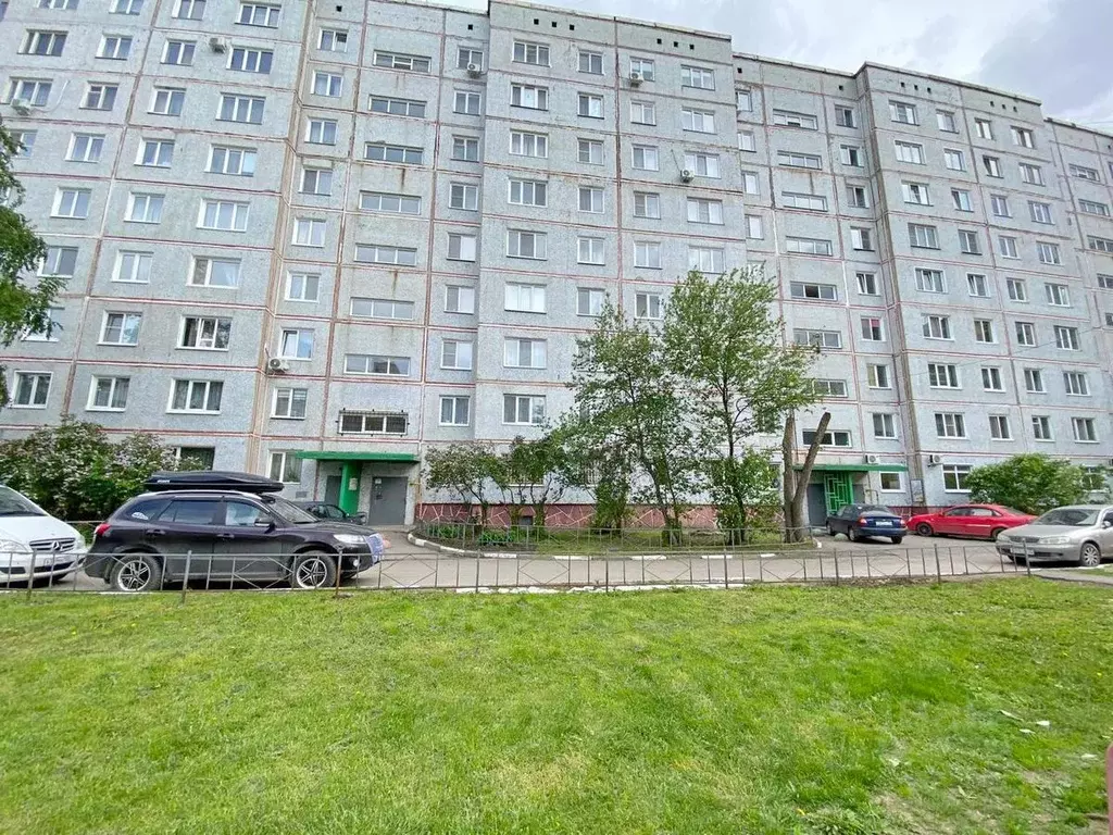 3-к кв. Омская область, Омск 6-й мкр, бул. Заречный, 2А (64.1 м) - Фото 0