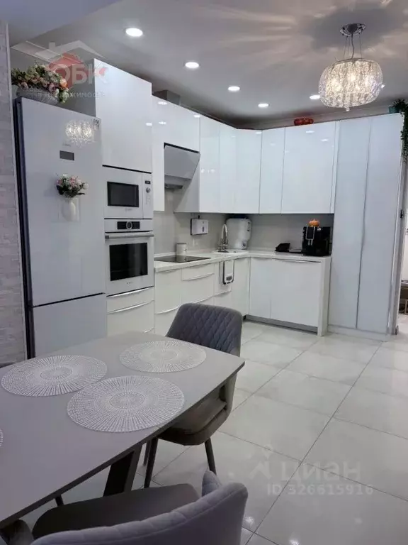 3-к кв. Крым, Евпатория просп. Ленина, 68к20 (72.8 м) - Фото 1