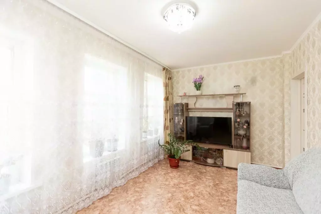3-к кв. Оренбургская область, Оренбург Актюбинская ул., 38 (63.7 м) - Фото 1