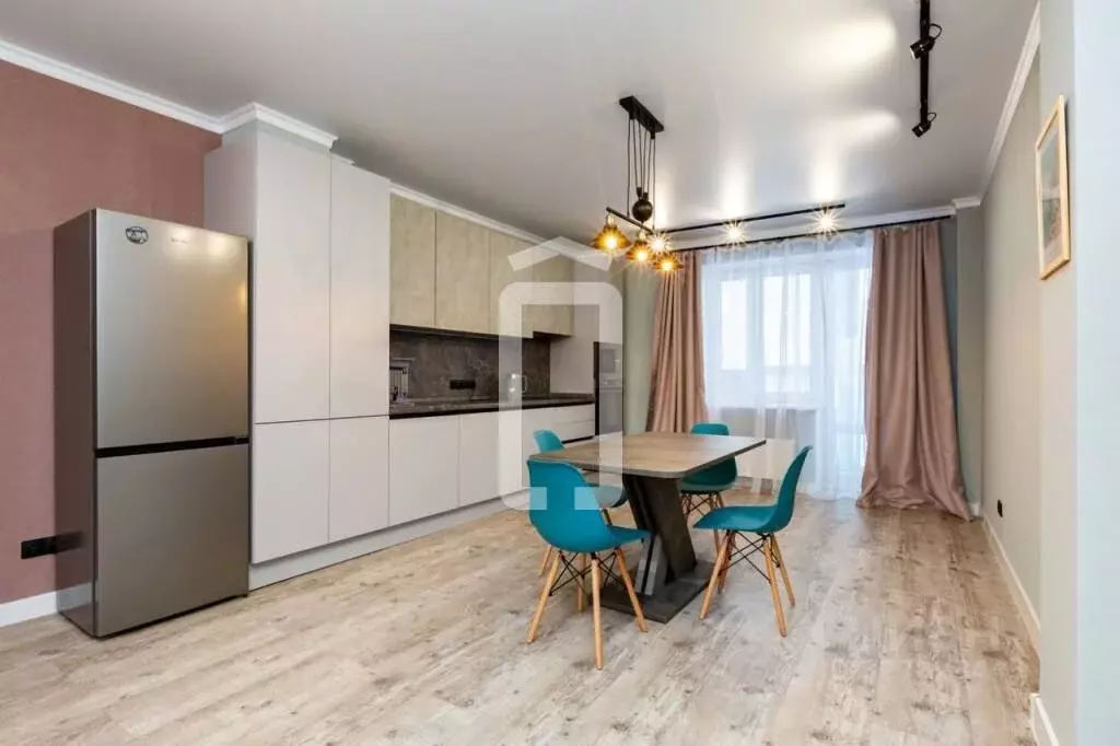 2-к кв. Свердловская область, Екатеринбург ул. Самолетная, 23 (86.0 м) - Фото 1