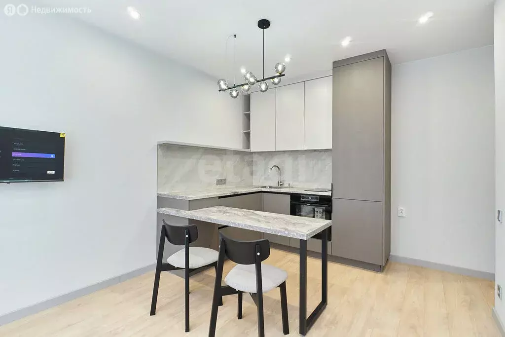 1-комнатная квартира: Тюмень, улица Тимирязева, 8к1 (33.8 м) - Фото 1