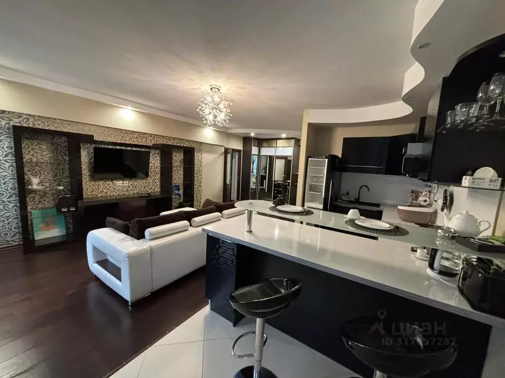2-к кв. Татарстан, Казань ул. Сибгата Хакима, 60 (63.0 м) - Фото 0