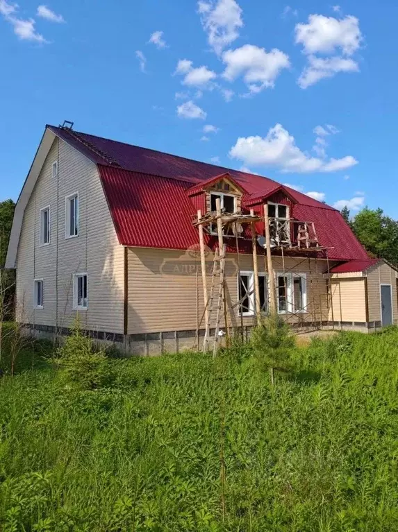 Дом в Ленинградская область, Тихвинское городское поселение, пос. ... - Фото 2