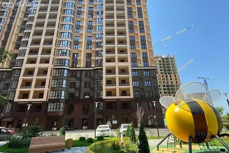 2-комнатная квартира: Краснодар, Конгрессная улица, 29 (71 м) - Фото 1