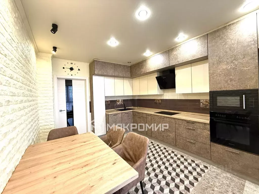 2-к кв. Брянская область, Брянск Московский просп., 68 (74.0 м) - Фото 0