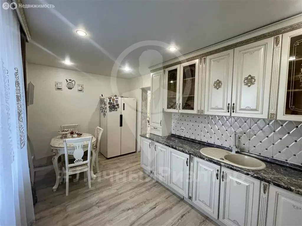 3-комнатная квартира: Рыбное, Крымская улица, 1 (74.6 м) - Фото 2