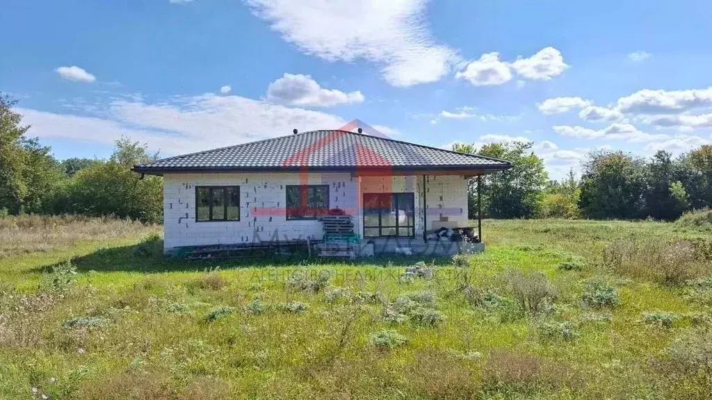 Коттедж в Белгородская область, Старооскольский городской округ, с. ... - Фото 1