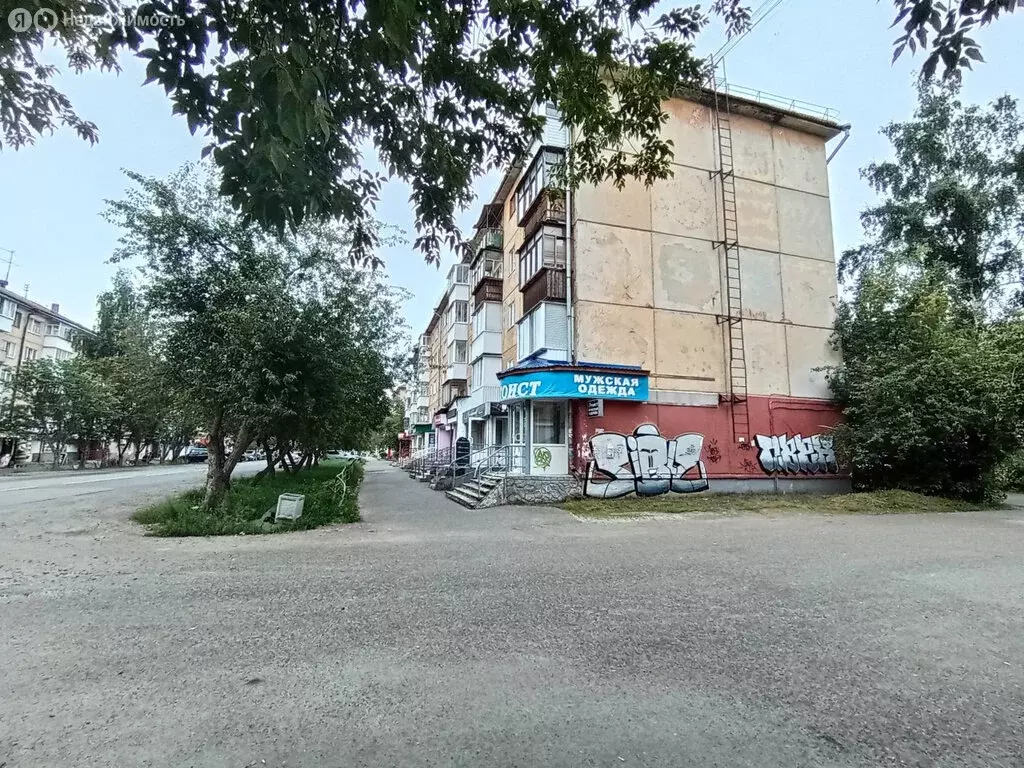 3-комнатная квартира: Ревда, улица Максима Горького, 42 (56.5 м) - Фото 0