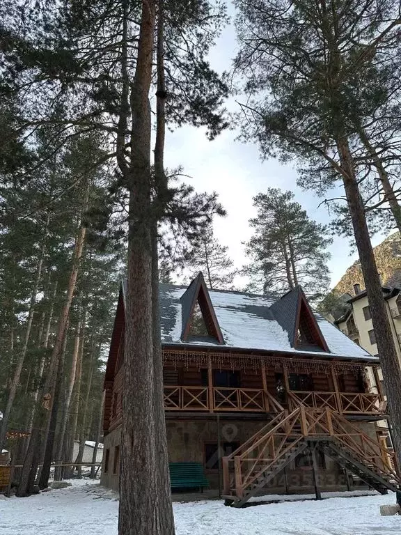 Дом в Кабардино-Балкария, Эльбрусский район, с. Эльбрус ул. ... - Фото 0