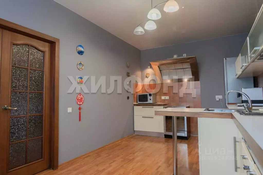 4-к кв. Новосибирская область, Новосибирск ул. Медкадры, 7 (112.4 м) - Фото 1