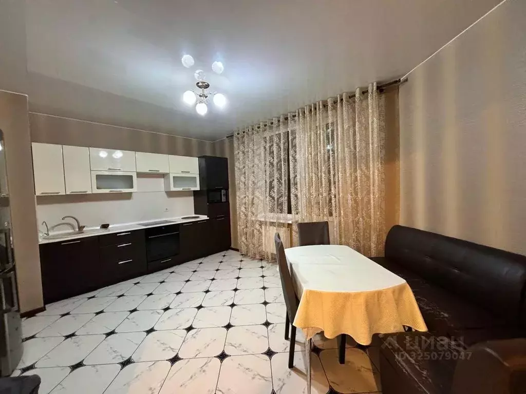 3-к кв. Санкт-Петербург ул. Русановская, 17к2 (90.0 м) - Фото 1