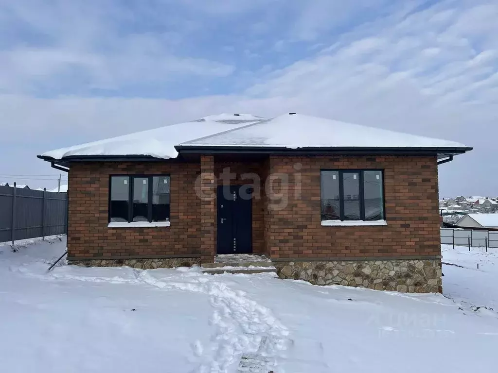 Дом в Белгородская область, Белгородский район, Хохловское с/пос, с. ... - Фото 1