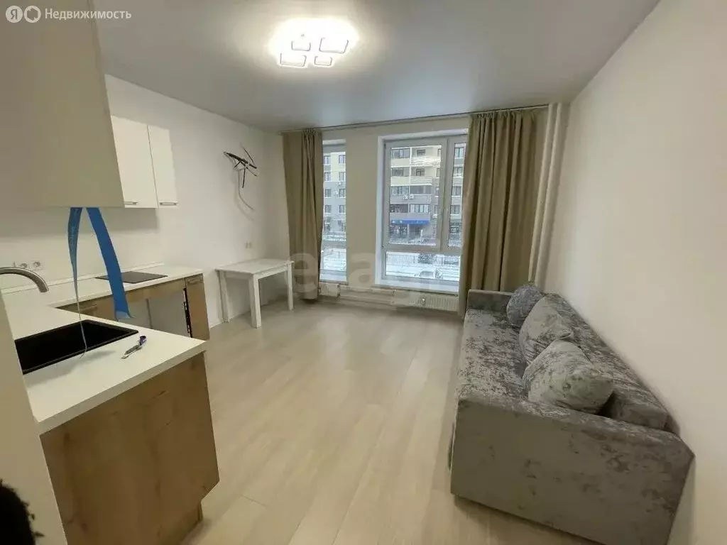 Квартира-студия: Тюмень, улица Юрия Рогачева, 9к2 (23.8 м) - Фото 1